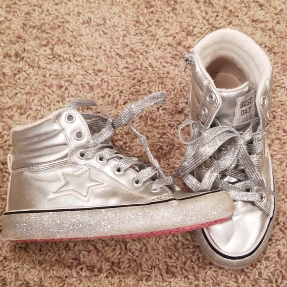 little girl sneakers size 11